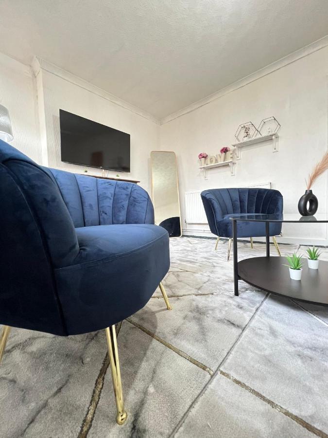 Entire 3 Bedroom Luxury Apartment In London With Private Balcony Bagian luar foto