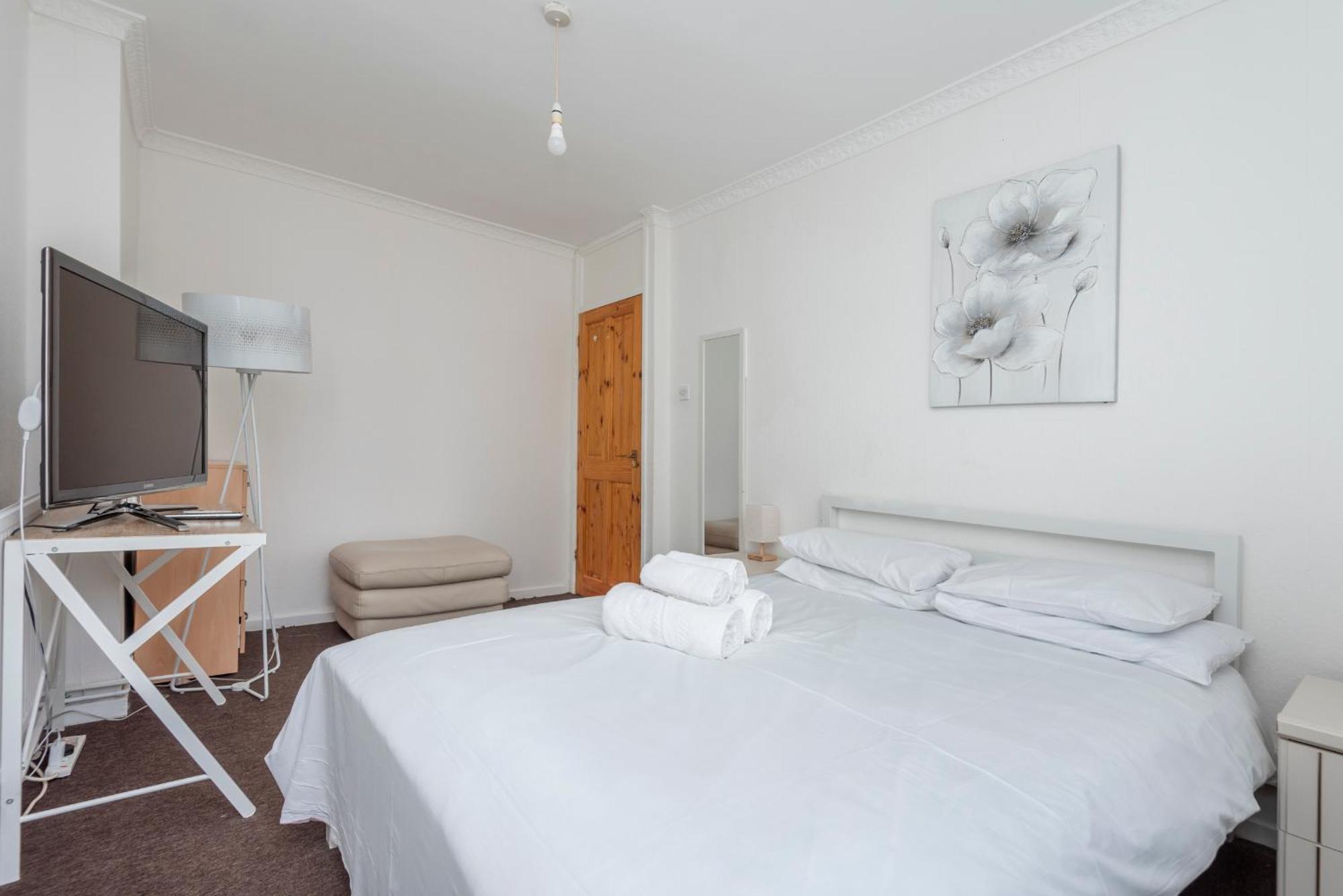 Entire 3 Bedroom Luxury Apartment In London With Private Balcony Bagian luar foto